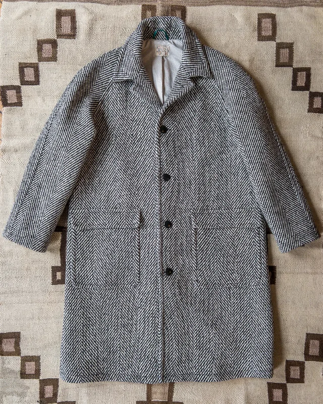 Raglan Wool Overcoat - Black and Cream Herringbone Monochromatic All