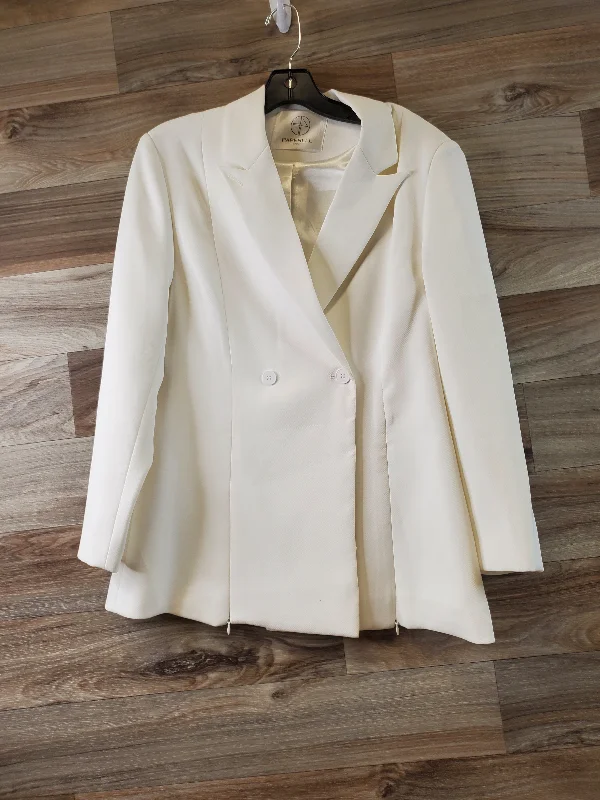 Blazer By Clothes Mentor In White, Size: S Sporty Men's Athleisure 