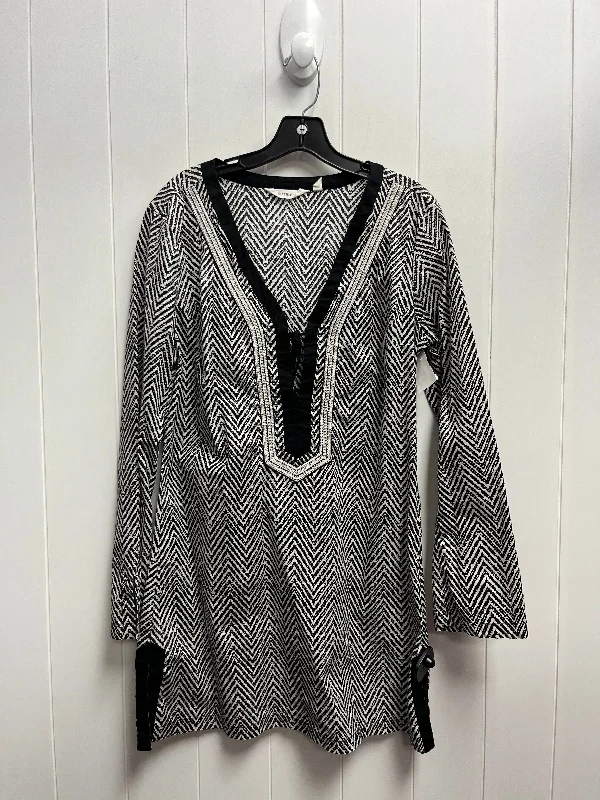 Tunic Long Sleeve By Athleta In Black & White, Size: M Adventure